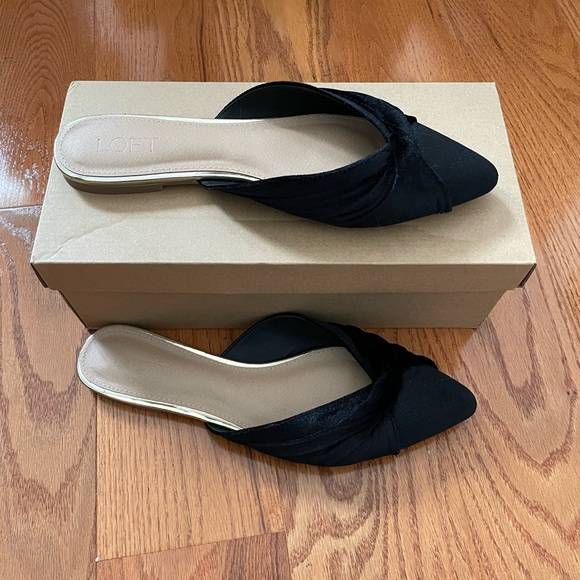 LOFT Bowed Velvet Flat Mule!! - Picture 3 of 7